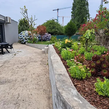 Дом отдыха Garden House Ramalde *