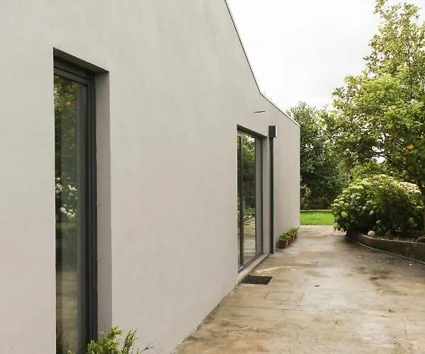 Semesterbostad Garden House Ramalde